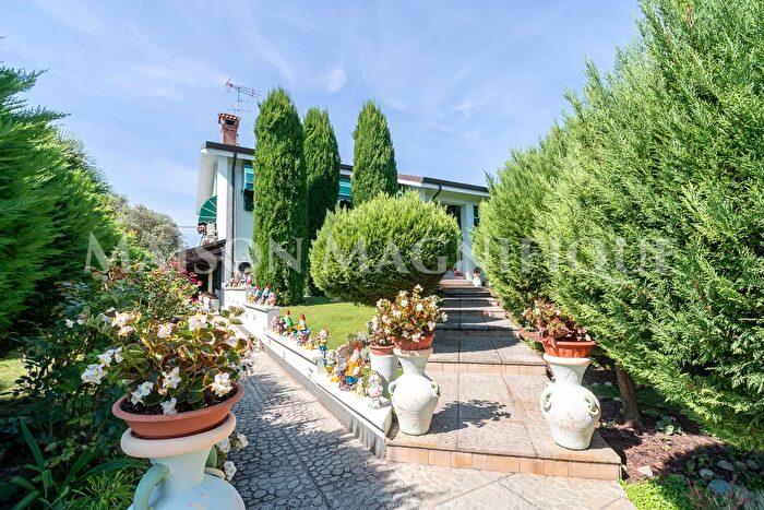 Casa con 5 locali in vendita in Via Viazza, Riva del Po