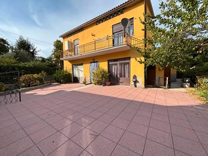 Casa quadrilocale in affitto in Via del Vignolo, Bolsena
