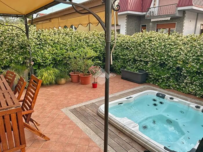Appartamento trilocale in vendita in Via Via Vittorio Veneto, Ciserano