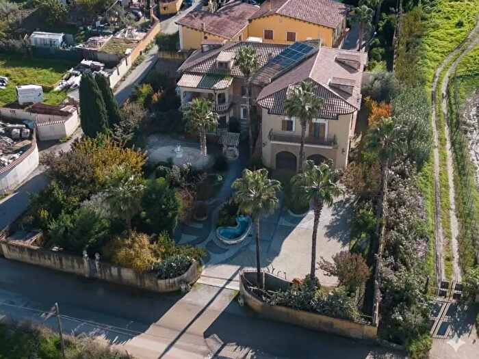 Casa con 10 locali in vendita in Via Serra Ferlicchio, Agrigento
