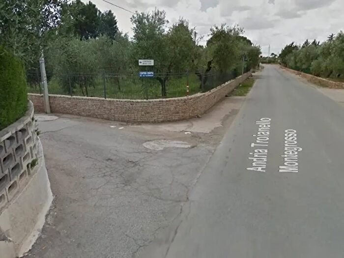 Casa trilocale in vendita in Via Ss Salvatore, Andria