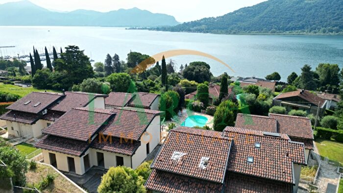 Casa con 5 locali in vendita in Via Caverniga, Sarnico