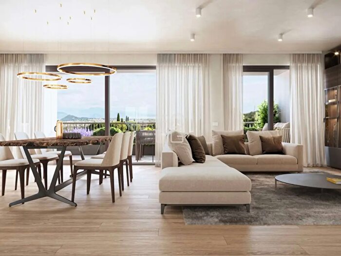 Appartamento quadrilocale in vendita in Via Gazzolo, Polpenazze