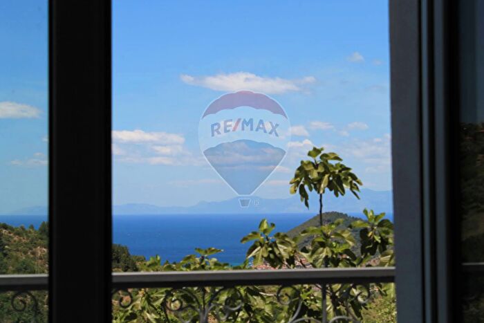 Appartamento quadrilocale in vendita in Strada Provinciale Snc, Castellabate