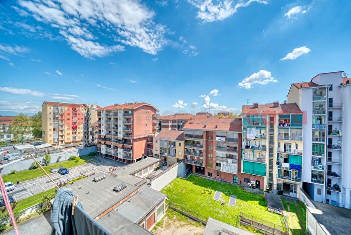 Appartamento con 5 locali in vendita in Via Sospello, Torino