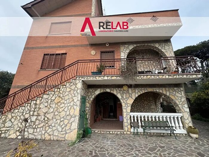 Appartamento trilocale in affitto in Via Villafalletto, Roma
