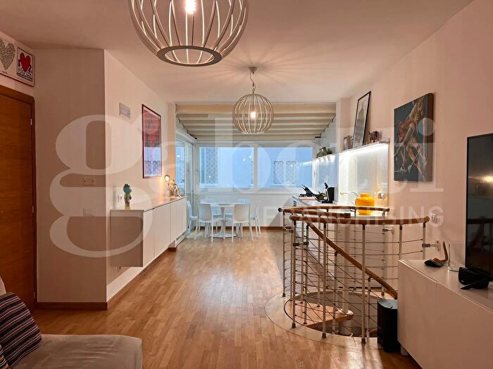 Appartamento trilocale in vendita in Via della Stazione, Latina