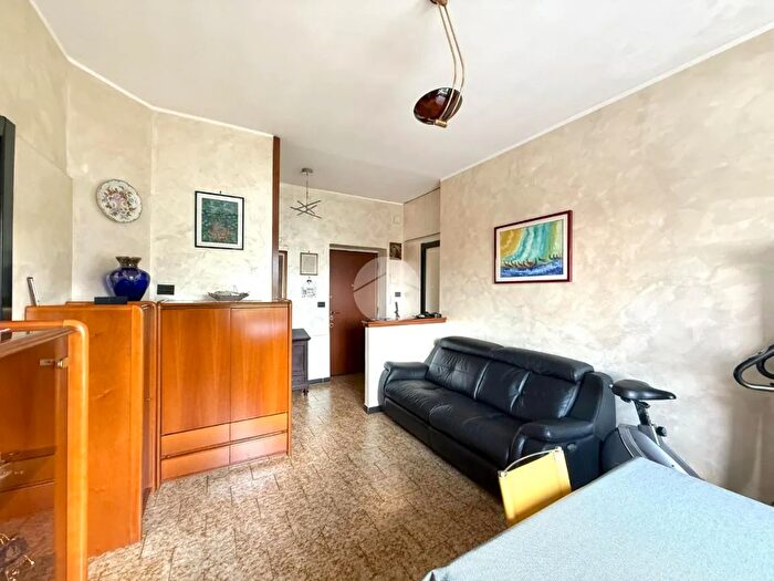 Appartamento bilocale in vendita in Piazza Tirana, Milano