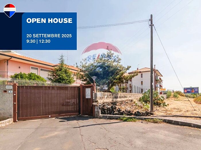 Appartamento trilocale in vendita in Via Salvatore Quasimodo, Gravina Di Catania