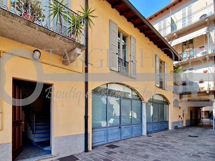Appartamento bilocale in affitto in Via Luigi Cadorna, Borghi, Como