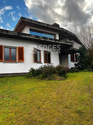 Casa con 10 locali in vendita in Via del Poggiolino, Figline e Incisa Valdarno