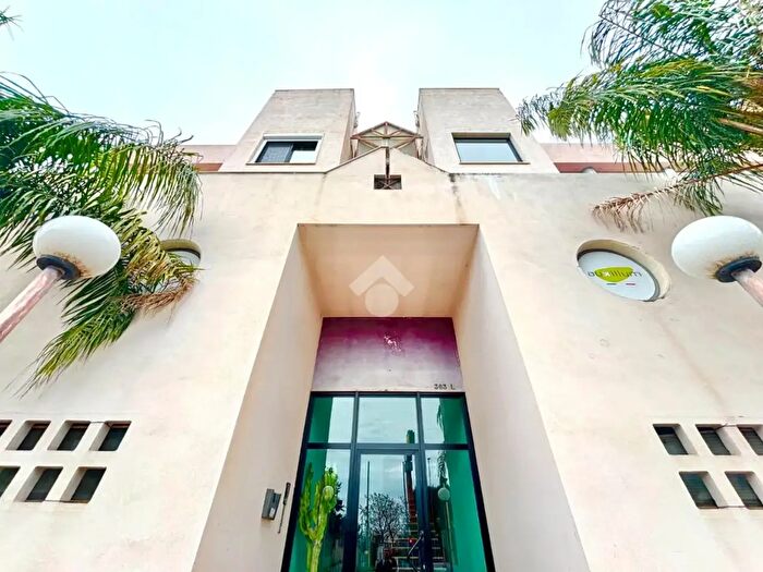 Appartamento trilocale in vendita in Via Napoli, Bari