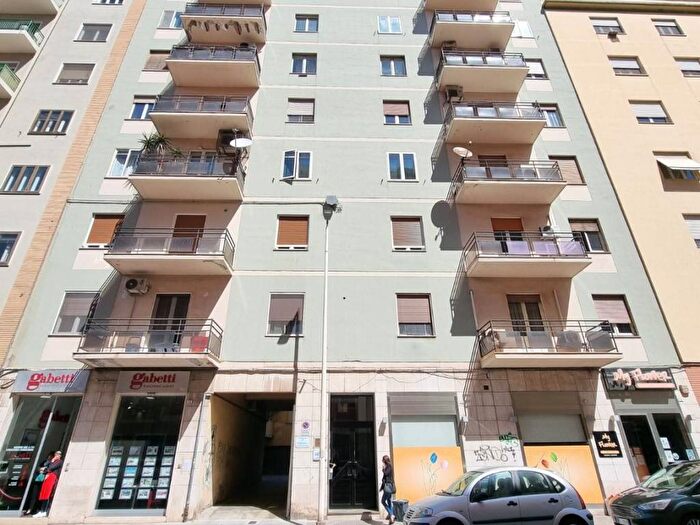 Appartamento trilocale in affitto in Via Pietro Cavaro, Genneruxi, Cagliari