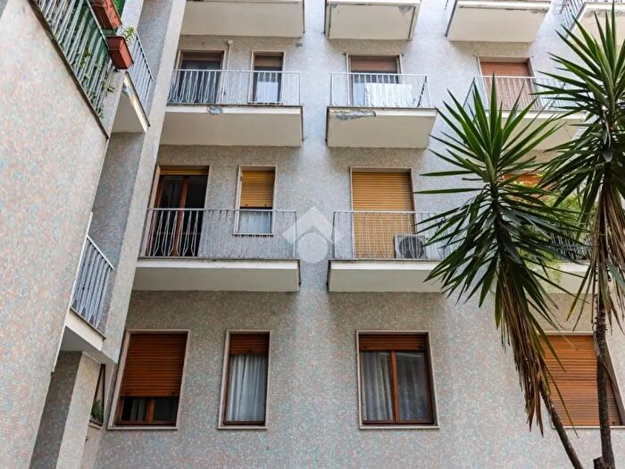 Appartamento bilocale in vendita in Via Popoli Uniti, Milano