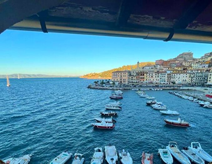 Appartamento con 5 locali in vendita in Piazzale dei Rioni, Monte Argentario