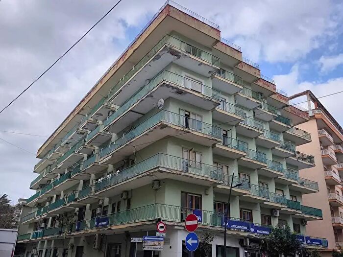 Appartamento quadrilocale in vendita in Viale Primo Baratta, Battipaglia