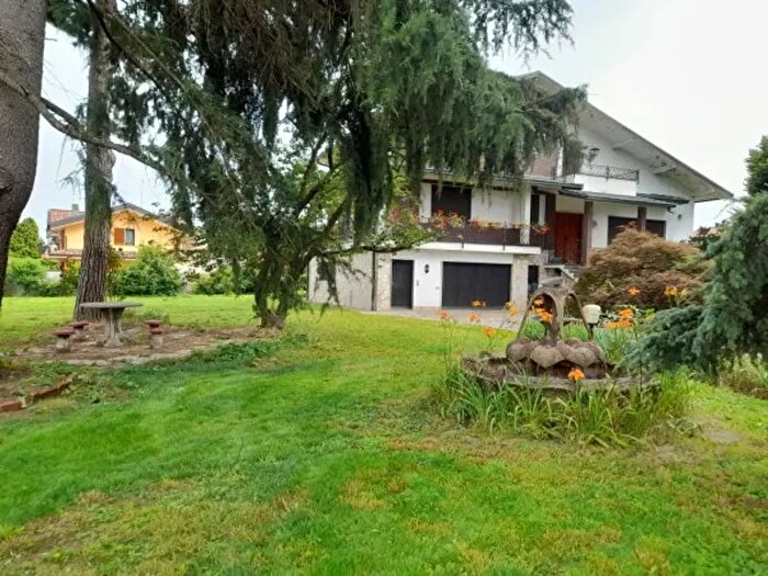 Casa con 5 locali in vendita in Via Giuseppe Garibaldi, Canegrate