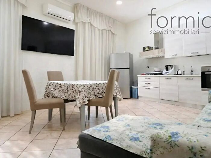 Appartamento trilocale in vendita in Napoli