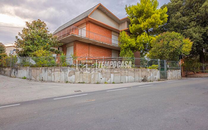 Appartamento con 5 locali in vendita in Via Macerata, Potenza Picena