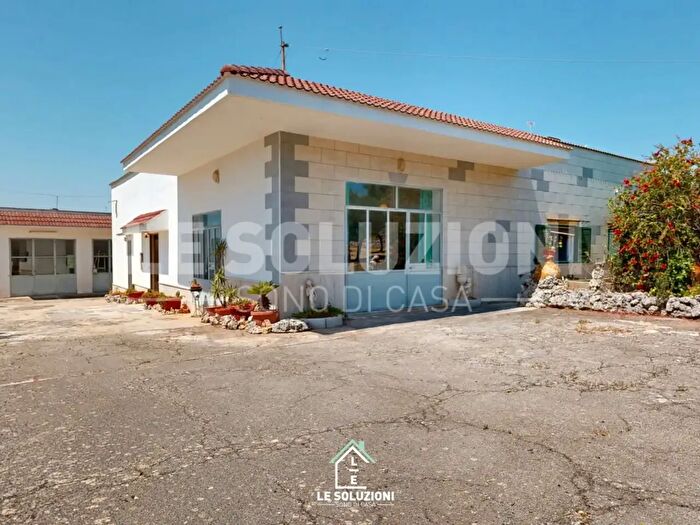 Casa quadrilocale in vendita in Contrada Cozzana, Monopoli