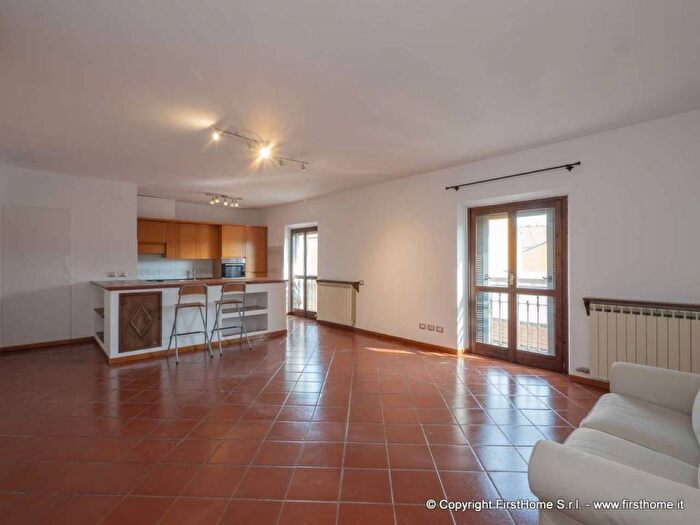 Appartamento trilocale in affitto in via VANNUCCI, Porta Romana Medaglie dOro, Milano