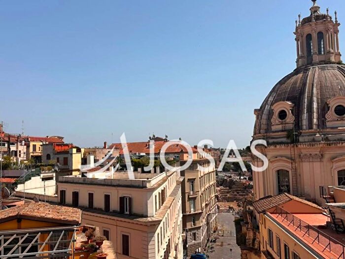 Appartamento quadrilocale in affitto in Via Novembre, Colosseo Fori Imperiali, Roma