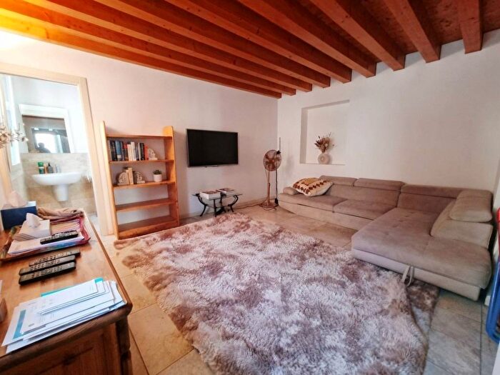 Casa quadrilocale in affitto in Via Roma, Centro, San Vito di Leguzzano