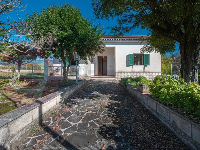 Casa con 7 locali in vendita in Via Molise, Roccasecca