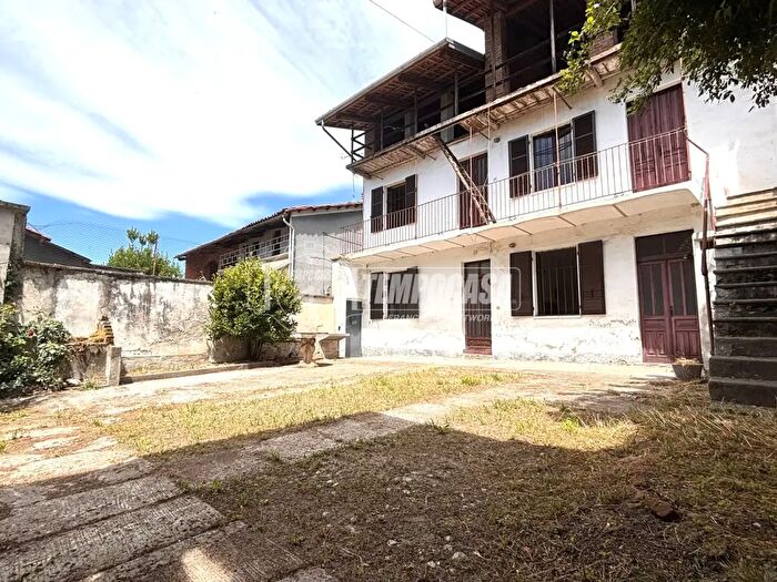 Casa con 9 locali in vendita in Via Galliano, Settimo Rottaro