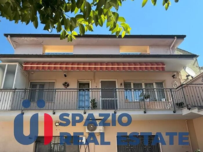 Appartamento trilocale in vendita in Via Arno, Scafa