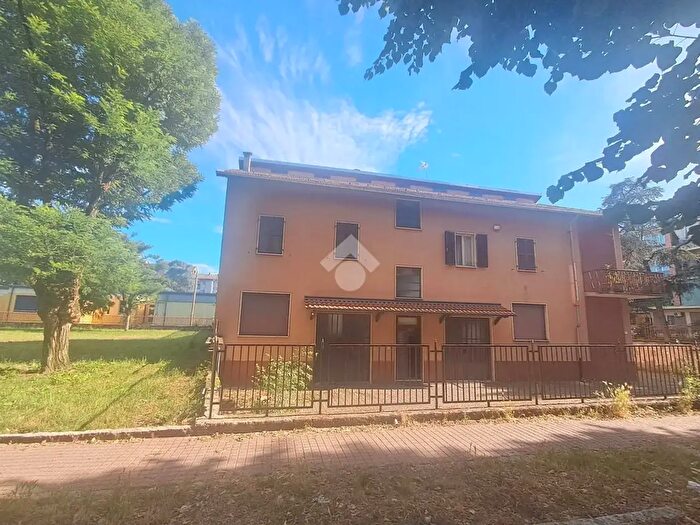 Casa con 10 locali in vendita in Via a Monti, Asti
