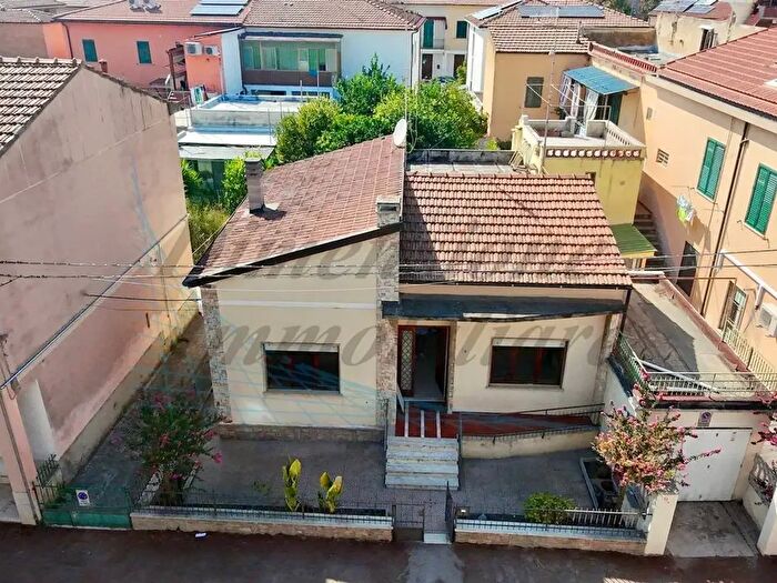 Case in Vendita e in Affitto - 3