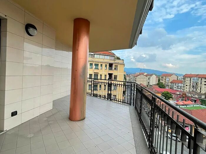 Appartamento quadrilocale in vendita in Via Cigna, Torino