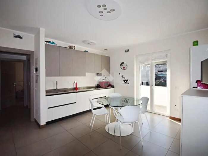 Appartamento trilocale in vendita in Via San Lorenzo, Ivrea