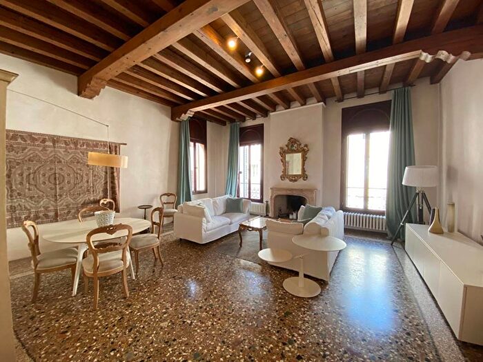 Appartamento bilocale in affitto in Piazza dei Signori, Treviso