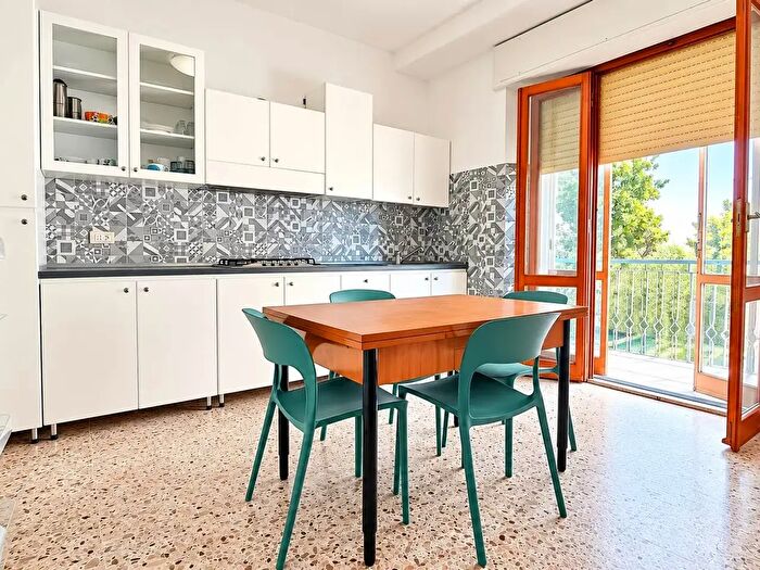 Appartamento con 5 locali in vendita in Senigallia