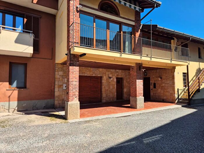 Appartamento trilocale in vendita in Via Roma, Cirimido