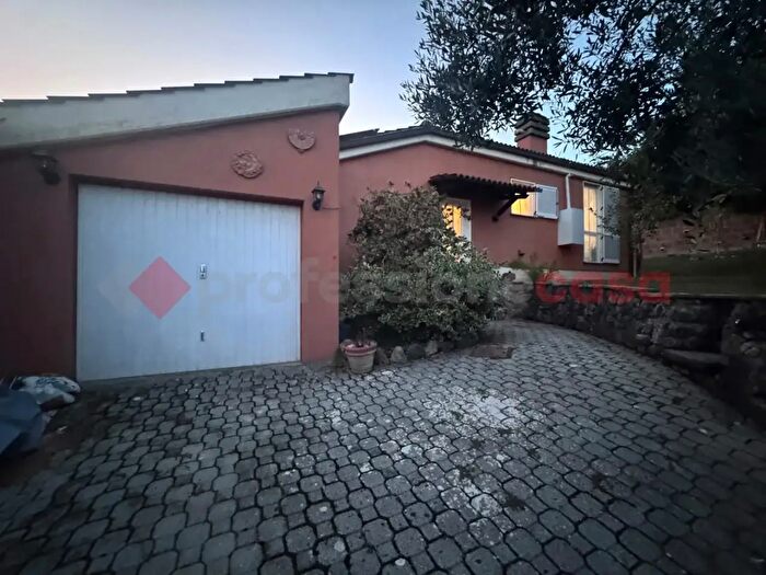 Casa quadrilocale in vendita in Collesalvetti