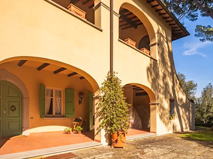 Casa con 12 locali in vendita in Via Imprunetana per Pozzolatico, Impruneta