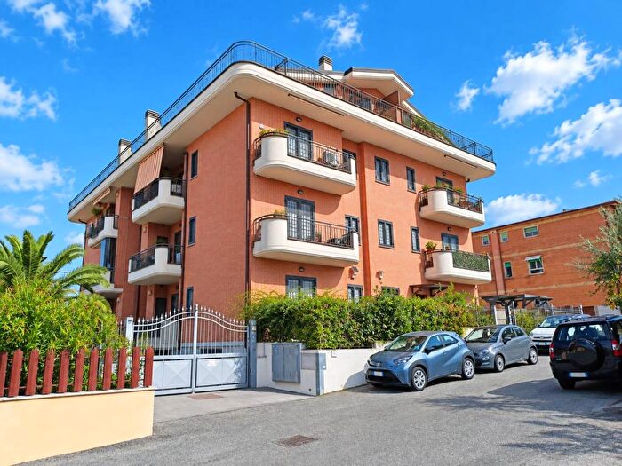 Appartamento bilocale in vendita in Via Sant'Angelo Muxaro, Fontana Candida, Roma