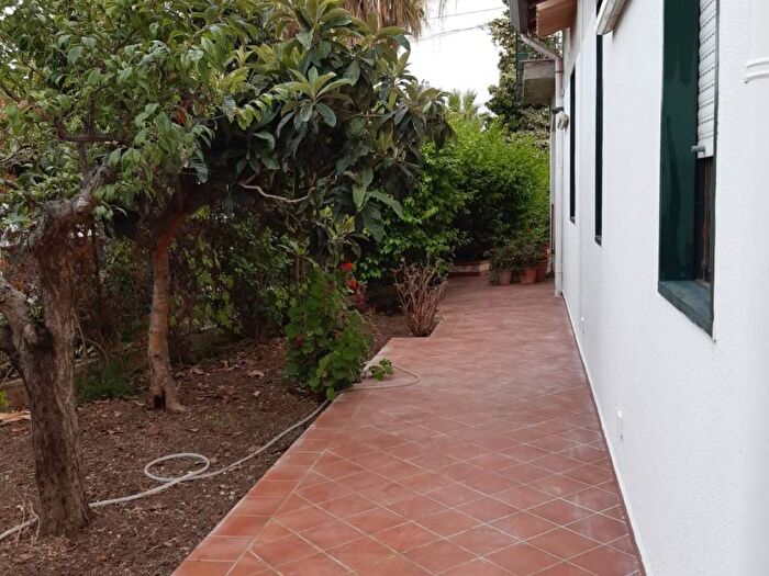 Casa con 5 locali in affitto in Via Giardini N, Centro, Trabia