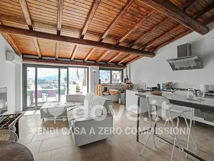 Appartamento trilocale in vendita in Via Ariazzi Snc, Acireale