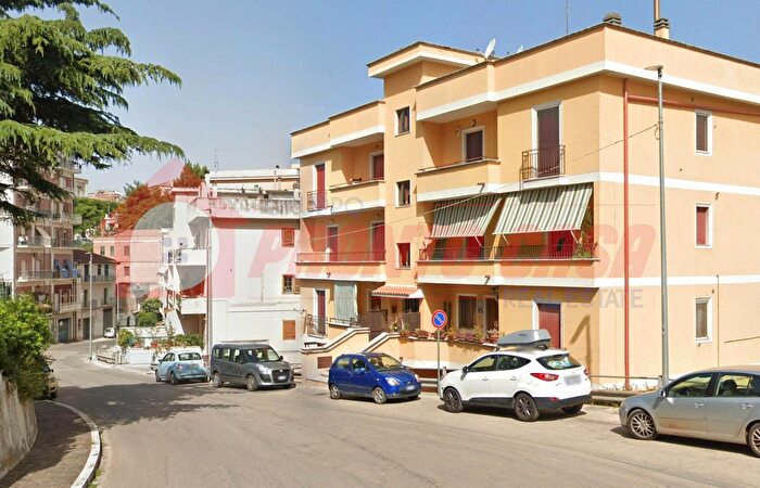 Appartamento con 5 locali in vendita in Via Salvo dAcquisto, Ischitella