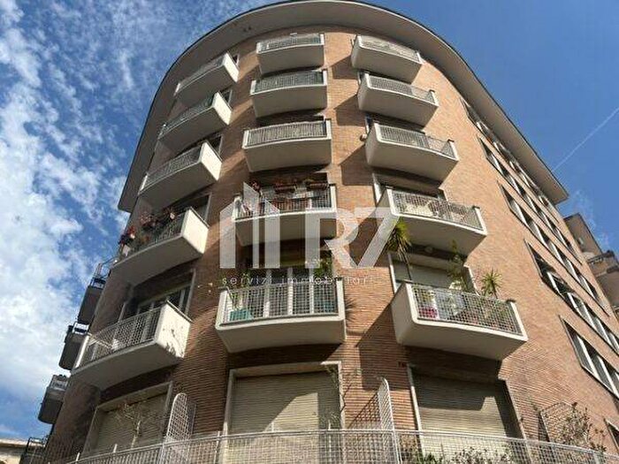 Appartamento con 6 locali in affitto in Lungotevere Flaminio, Flaminio, Roma