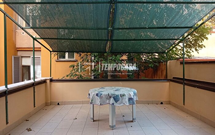 Appartamento trilocale in affitto in Via San Felice, Bologna