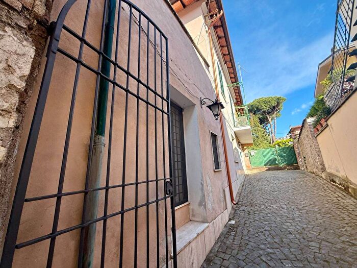 Appartamento quadrilocale in affitto in Corso del Popolo, Centro, Grottaferrata