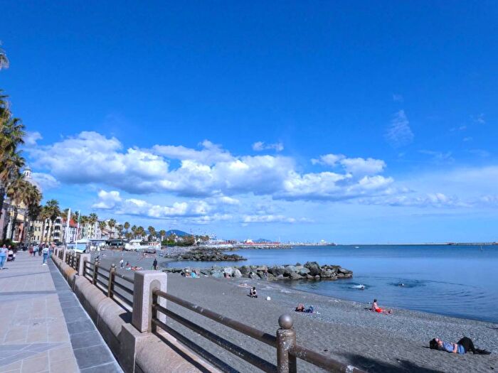 Appartamento quadrilocale in affitto in Via Luigi Rizzo, Pegli, Genova