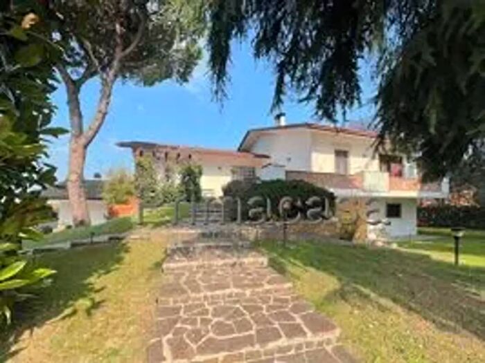 Casa con 10 locali in vendita in Via Alfieri, Quinto Vicentino