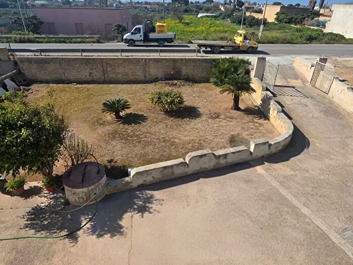 Casa con 7 locali in vendita in Via Nazionale, Marsala