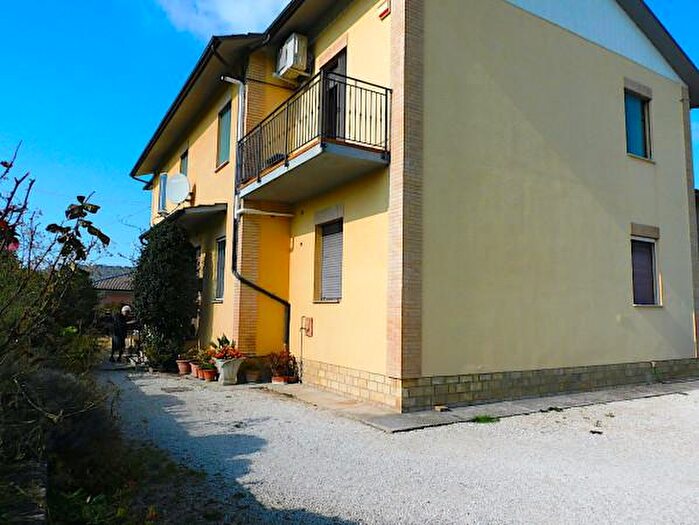 Appartamento quadrilocale in vendita in Contrada Pianello, SantAngelo In Pontano